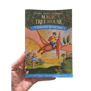Magic Tree House #1 Dinosaurs Before Dark by Mary Pope Osborne Scholastic